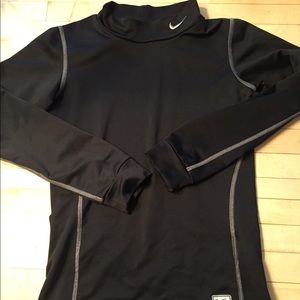 Boys Nike dry fit shirt sz L